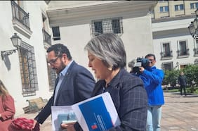 Asesores de ministro Nicolás Cataldo aterrizan en comando de Jara para reforzar campaña