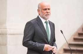 Elizalde se reúne con Chile Vamos y Demócratas para tratar de salvar reforma política