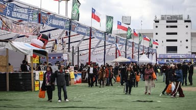 Fondas en Santiago: revisa los artistas invitados por día y los precios de las entradas
