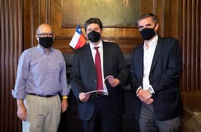 Cómo votó y discutió el grupo de economistas que propuso cambios en exenciones tributarias a Hacienda