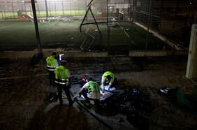 Israel afirma que fue un cohete de Hezbolá el causante de la muerte de once personas en un campo de fútbol en los Altos de Golán