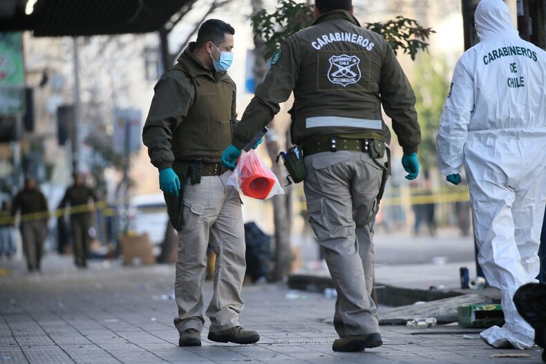 Carabinero herido grave de un balazo a la salida del teatro Caupolican