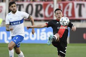 Poco ataque y una novedad en el arco: la UC cayó por la mínima ante River en Argentina