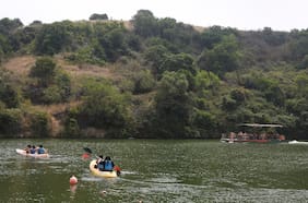 Parque Tricao: el increíble pulmón verde con tranque navegable, trekking, jardín botánico y un aviario