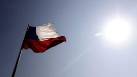 Chile se desacopla de sus pares de la OCDE y registra una de las mayores caídas de ingresos de los hogares