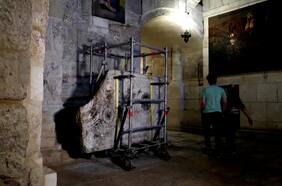 Redescubren antiguo altar en la Iglesia del Santo Sepulcro