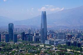 El sombrío escenario que anticipa Fitch ante proceso constitucional: más impuestos y menor inversión de capital