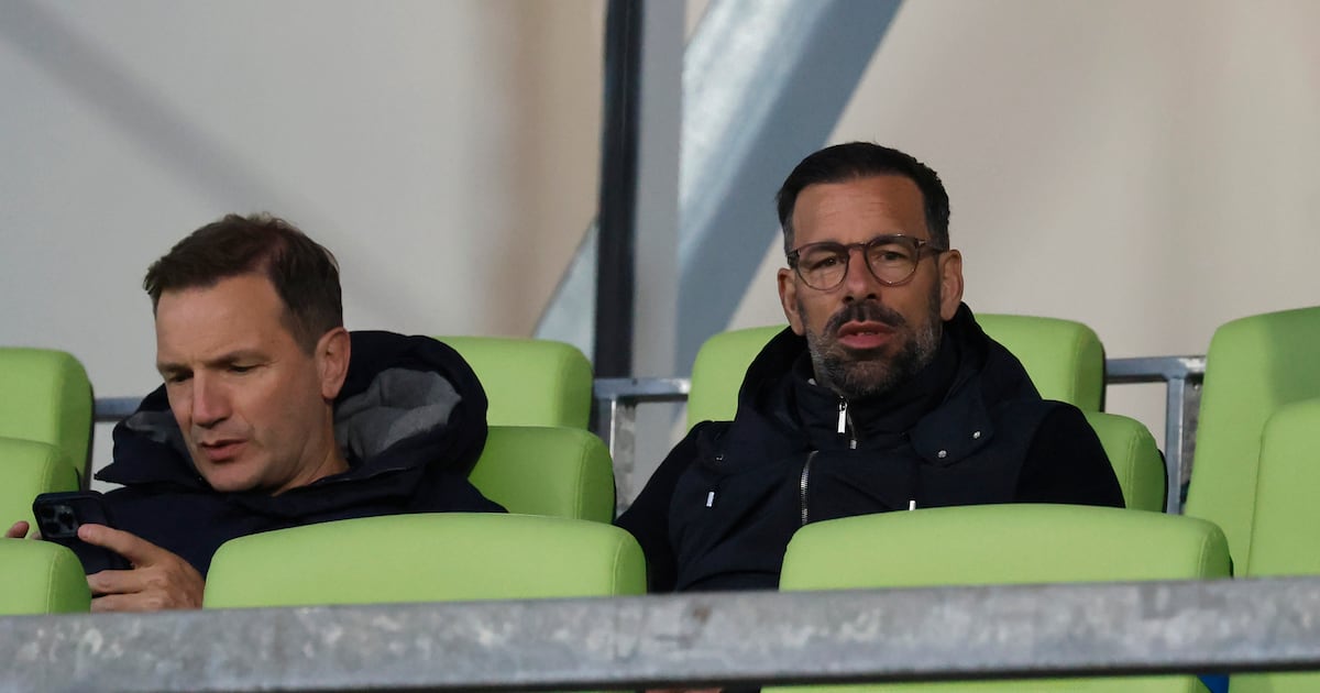 Ruud van Nistelrooy se rinde ante el Mundial Sub 20 en su visita a Chile: “A la gente le encanta el fútbol en este país”