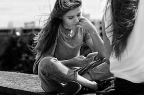 Uso de pantallas en la adolescencia: Conectados, pero Desconectados. ¿Prohibir o acompañar?