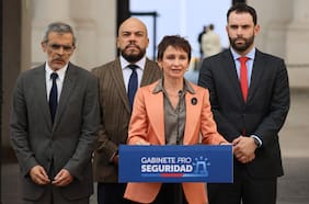 Tohá aborda explosión al interior del INBA: las molotov no son “una herramienta de protesta válida ni aceptable”