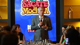 Kast visita a vecinos de San Miguel y refuerza su intención de vivir en La Moneda