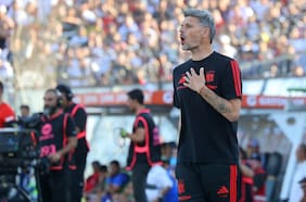 Fernando Ortiz culpa al arbitraje tras la caída alba en el Superclásico: “No busco excusas, pero fue falta tras falta”