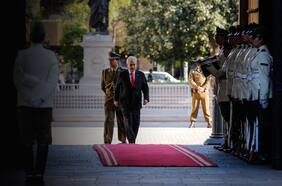 Una estatua para Piñera al lado de La Moneda: presidente del Senado busca acuerdo transversal para un monumento a exmandatario