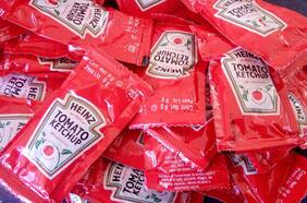Hay un mercado negro de sobres de kétchup en Estados Unidos