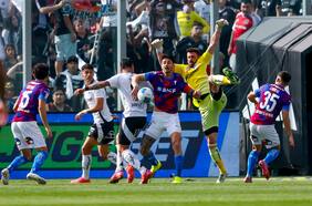 Responsable en tres goles: Fernando de Paul vive su peor tarde en Colo Colo ante la UC