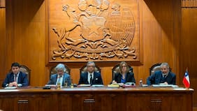 Tricel deja en estudio el requerimiento de los cores UDI y republicanos para destituir al gobernador Orrego