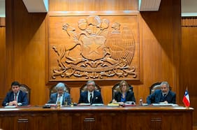 Tricel deja en estudio el requerimiento de los cores UDI y republicanos para destituir al gobernador Orrego