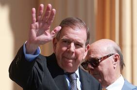 Edmundo González abandona República Dominicana, pero se desconoce su paradero