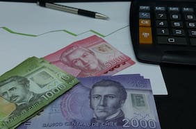Pesimismo sobre la economía familiar alcanza su nivel más alto en 12 años, según Cadem