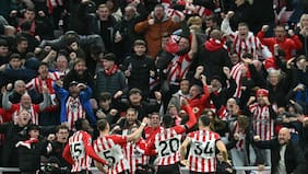 Sunderland vence a Newcastle en un derbi que se hizo esperar por nueve años y el Manchester City sigue como escolta