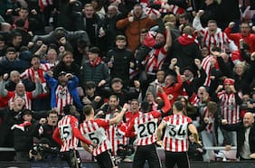 Sunderland vence a Newcastle en un derbi que se hizo esperar por nueve años y el Manchester City sigue como escolta