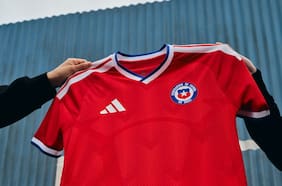El cóndor se toma “La Roja”: así es la camiseta que acompañará a Chile rumbo al Mundial 2030