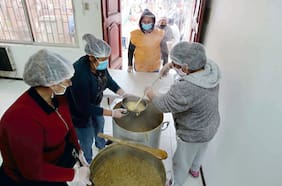 Se acerca fin de mes y senadores de oposición piden al gobierno que siga con el pago del Ingreso Familiar de Emergencia en 100%