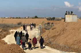 Irán ironiza con el plan de Trump de desplazar a los palestinos de Gaza y sugiere “expulsar a los israelíes” a Groenlandia