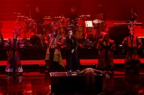 El universo de poesía y música latinoamericana de Milo J merecía un mejor horario y cierra Viña 2026 de madrugada