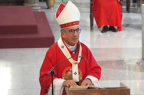 Arzobispo Fernando Chomali encabeza liturgia en Viernes Santo y aborda temas valóricos y materialismo