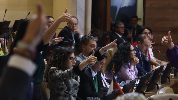 “Tsunami” legislativo augura caótica tramitación de megaproyecto: explosión de indicaciones supera las 1.300 la noche de este lunes