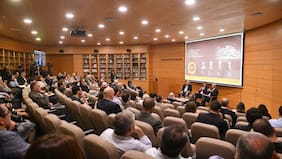 Debate en el CEP: exmininistros de Hacienda Marfán y Larraín se enfrentan por integración tributaria y caja fiscal