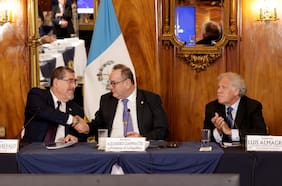 Giammattei y Arévalo realizan primera reunión para transición “ordenada” del poder en Guatemala