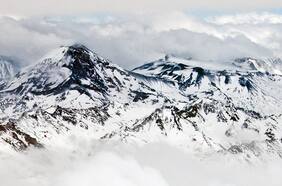 A sólo 75 km de Santiago, ¿qué tan peligroso es el volcán Tupungatito y cuándo fue la última vez que hizo erupción?