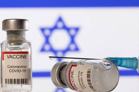 Israel insiste: máxima autoridad sanitaria dice que Ómicron podría llevar al país a la inmunidad de rebaño