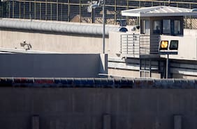 Gendarmería traslada a otros dos condenados por delitos sexuales a ex cárcel Punta Peuco