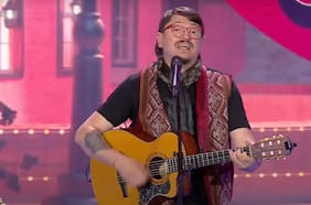 Con bromas a Maite Orsini y Marcela Cubillos: Mauricio Palma triunfa en la noche final de Olmué. Míralo acá