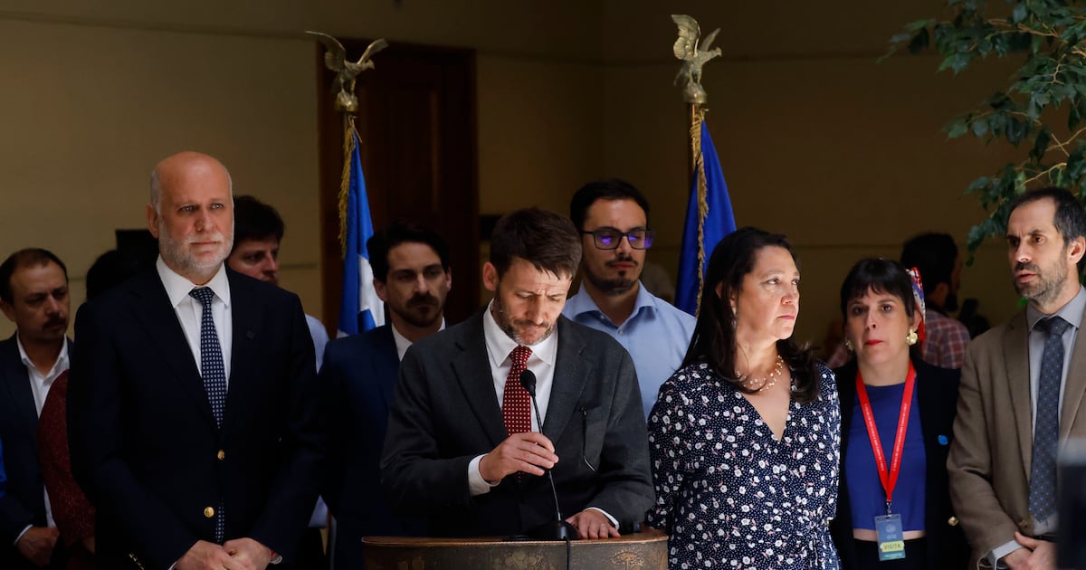 Cámara aprueba acusación contra Pardow: el futuro en manos del Senado: La batalla política que trasciende el error tarifario