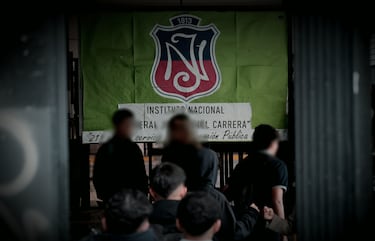 Detenidos dos estudiantes por lanzar bombas molotov frente al Instituto Nacional