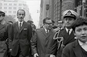 Columna de Alejandro San Francisco: Historia y polémicas de 50 años