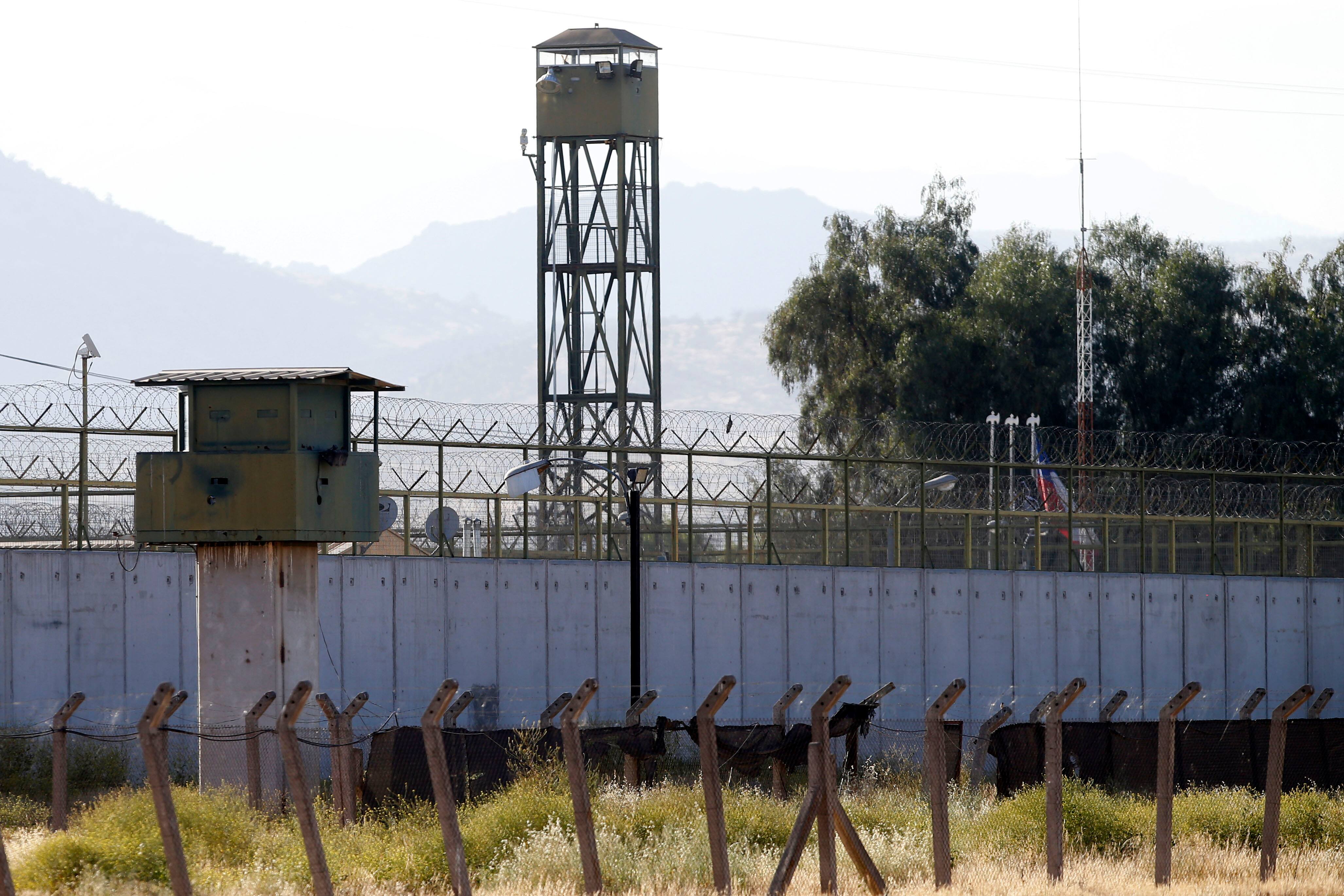 Corte rechaza arresto domiciliario a exfiscal militar Podlech y defensa acusa "traición" del gobierno — image 3