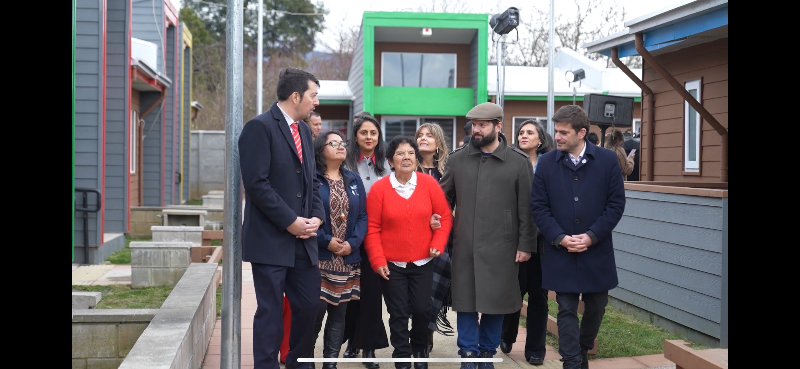 En el gobierno aseguran que habrá 100 funcionando en marzo de 2026: ¿Qué son y qué hacen los Centros Comunitarios de Cuidados?. En la imagen, inauguración de viviendas tuteladas para adultos mayores en Gorbea.