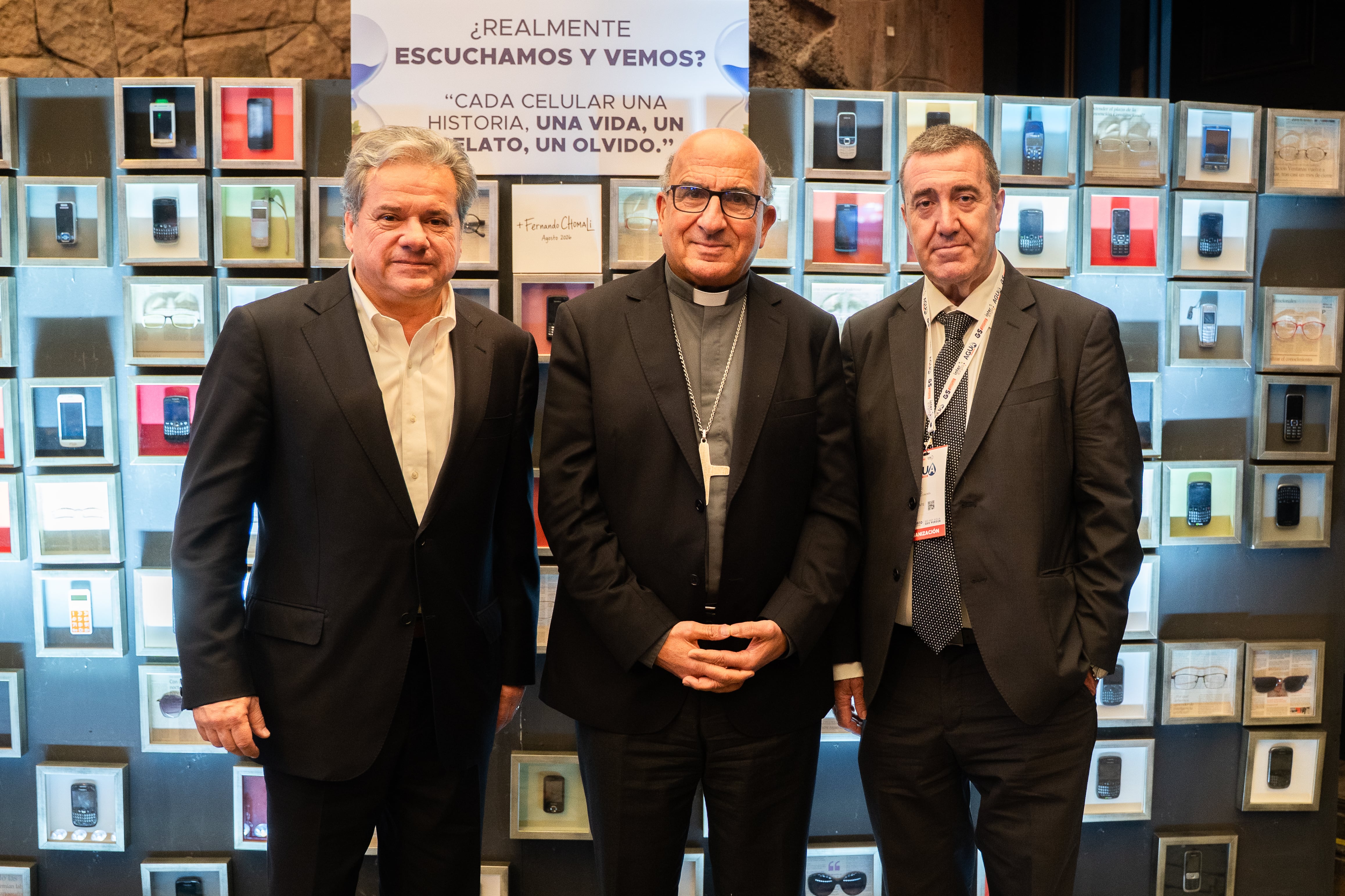 José Miguel Sotoluque, CEO Interexpo; Cardenal arzobispo de Santiago, Mons. Fernando Chomali y Francisco Lombardo, presidente Foro de la Economía del Agua.