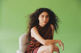 Silvana Estrada, figura de la canción mexicana: “Violeta Parra nos hizo libres en un montón de sentidos”