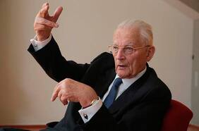 Alain Touraine: “Me extrañaría que en los años que vienen no hubiese catástrofes ecológicas importantes”