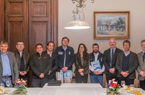 Gremio de infraestructura digital suscribe convenio con municipalidades para el retiro y mantención de cableado de telecomunicaciones