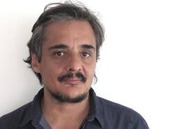 Un cronista de viajes, Patricio Manns y Jorge González: la novela chilena firmada con seudónimo finalista del premio Herralde