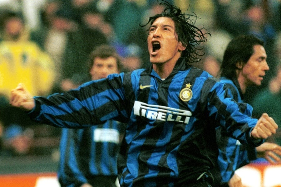 Un festejo de Iván Zamorano en el Inter.