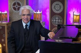 Roberto Bravo prepara homenaje a Víctor Jara y Pablo Neruda