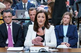 Trump habría ordenado levantar la seguridad durante asalto al Capitolio, pese a que sabía que la multitud estaba armada